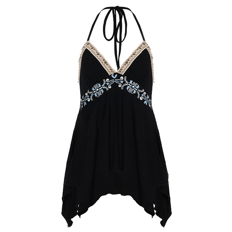 Allsidig, elegant damebluse; omslagsdesign med blondekanter og dyp V-hals for en sofistikert sommerstil.