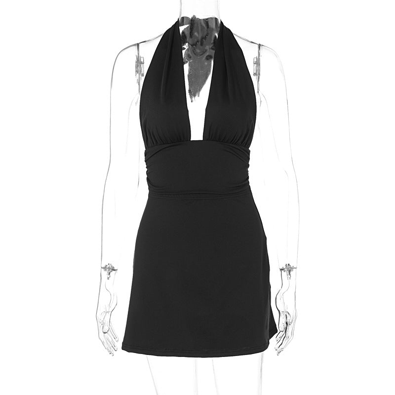 Moteriktig dame badedrakt med elegant V-hals design for en chic og komfortabel sommerlook.