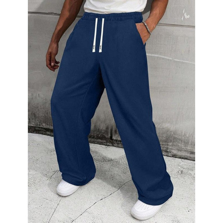 Moderne herrebukser i joggebukse-stil, med romslig passform og elastisk linning for optimal komfort.