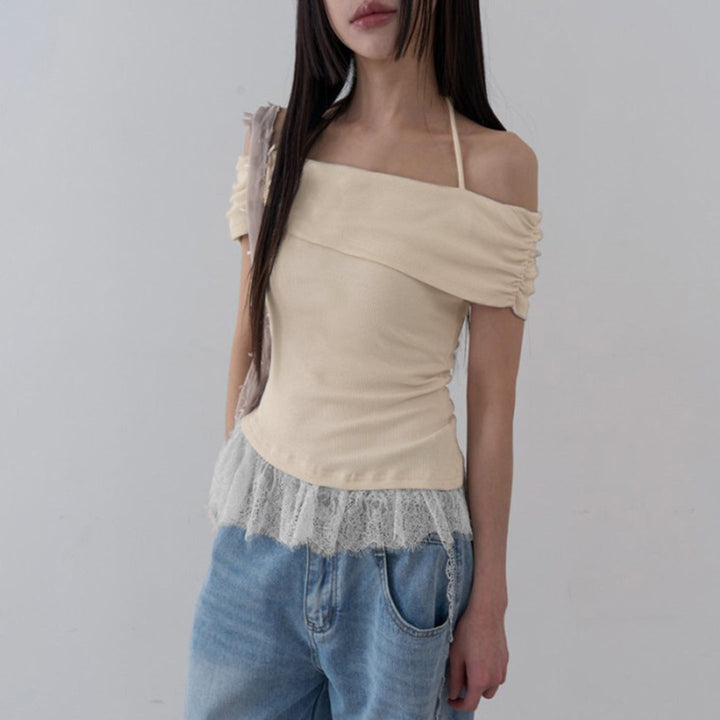 Komfortabel off-shoulder dametopp med volangkant. Trendy og casual kvinnebluse.