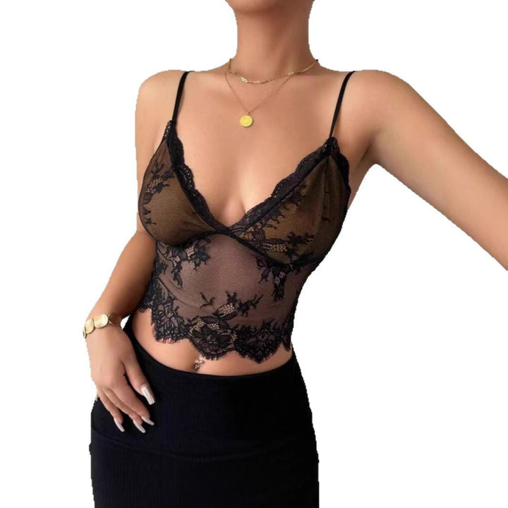 Stilfull V-hals croptop for dame. Allsidig topp som passer til fest, sommer eller hverdagsmote med et hint av eleganse.