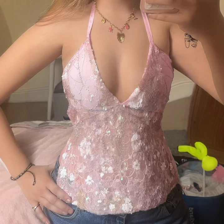 Dame blonde bandeau topp med delikate blomsterapplikasjoner og justerbare stropper, perfekt for sommerfest.