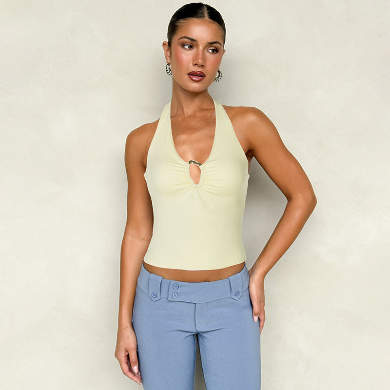Dame halterneck sommer topp med elegant frontsplitt, ideell for varme dager og fest.