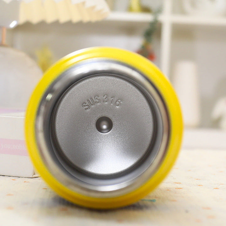 Lekkasjesikker 600ml isolert vannflaske i hvit stål, perfekt for trening, reise og daglig hydrering.