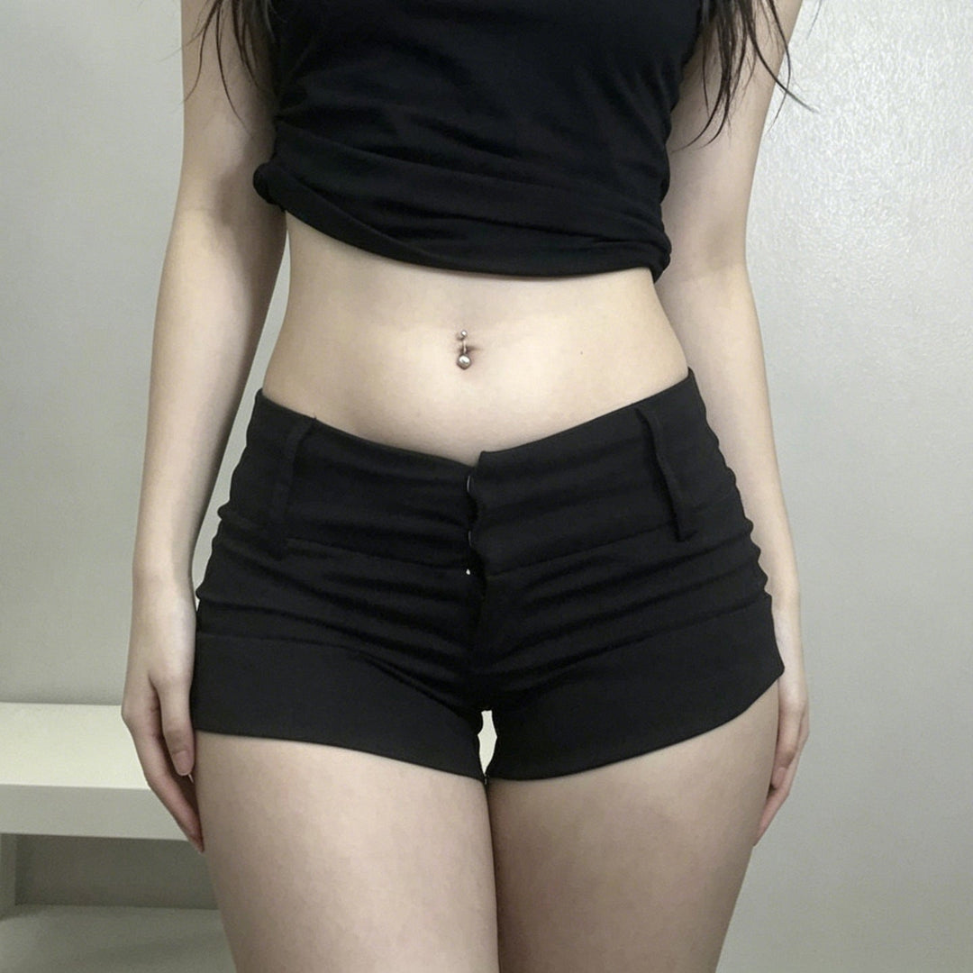 Elegante skreddersydde dame shorts for stilfull komfort, ideell for sommerdager og hverdag. Flatterende passform.