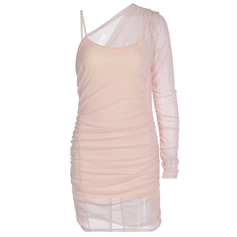 Rosa festkjole for dame, slimfit bodycon modell med smale justerbare stropper. Perfekt til fest og sommerdager.