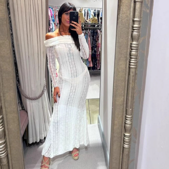 Elegant hvit off-shoulder spisskjole for kvinner, perfekt for fest eller bryllup. Lang selskapskjole.