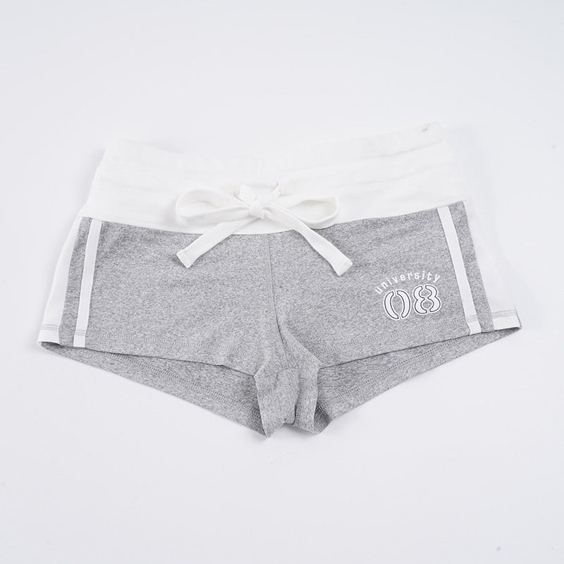 Myke dame fritidsshorts med elastisk midje og snøring for maksimal komfort og bevegelsesfrihet.