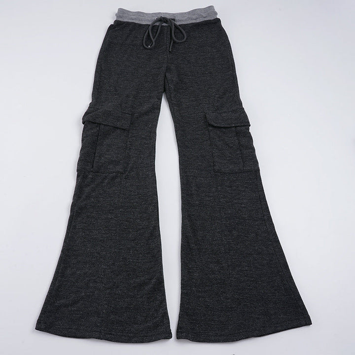 Dame brede cargo-bukser i ulike farger som beige og grønn, viser allsidighet for casual vår/sommer.