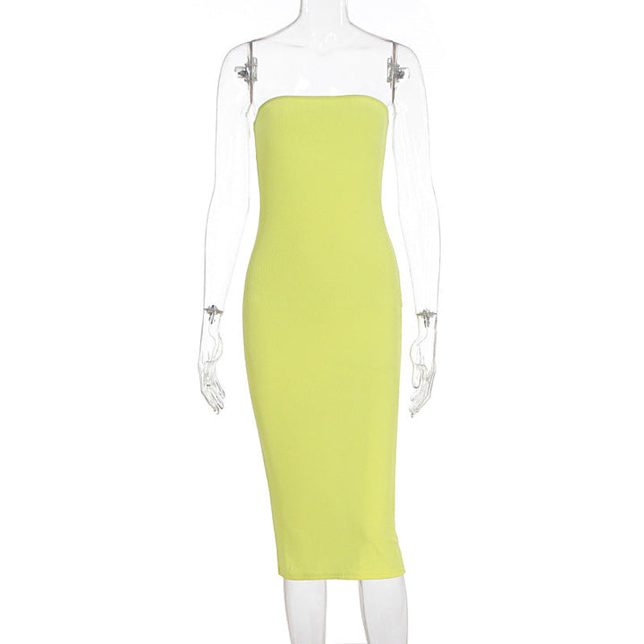 Komfortabel gul bodyconkjole for dame. Trendy stroppeløs design, en allsidig og elegant stretchkjole.