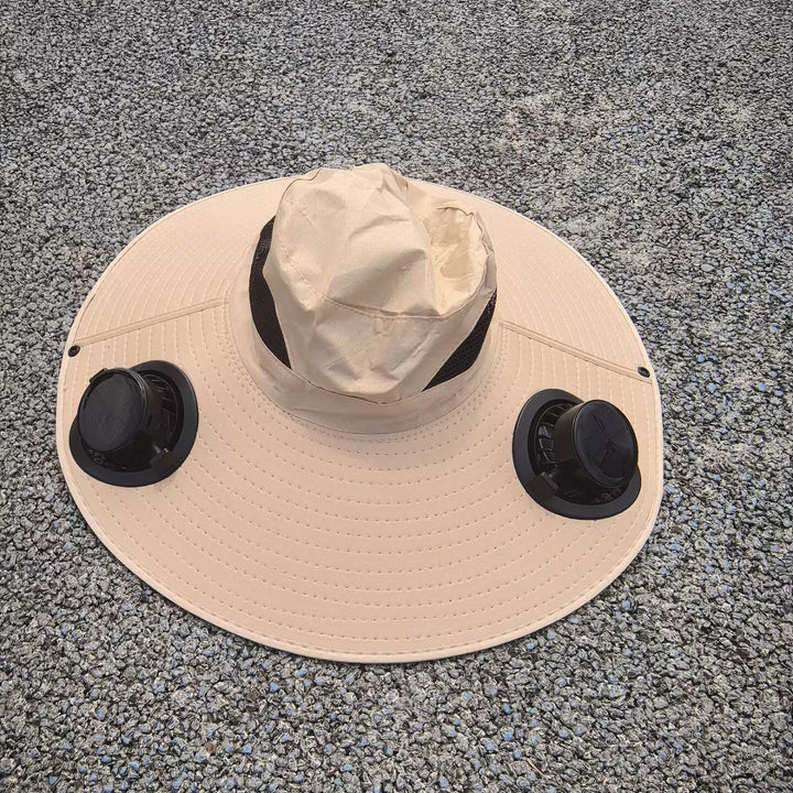 Funksjonell bredbremmet solhatt med vifte; unisex, ventilert, og UV-beskyttende for alle sommeraktiviteter.