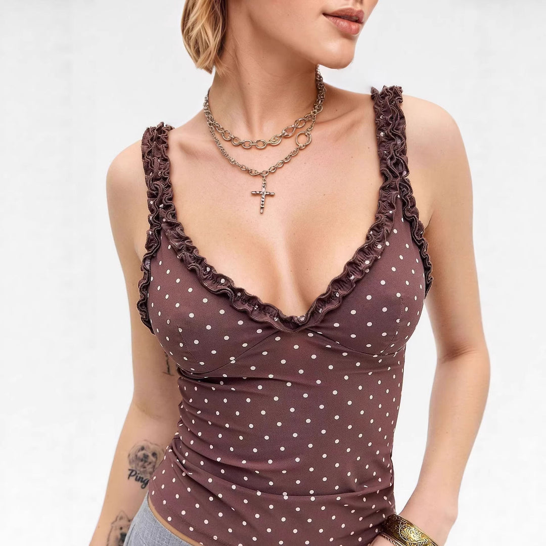 Elegant og feminin sommertopp for dame med V-hals og stilige volanger.
