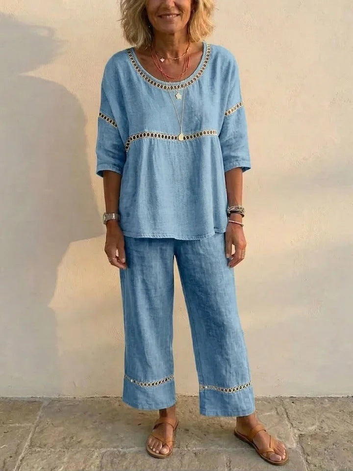 Sommerlig loungewear sett for kvinner. Elegant design med blonder, ideelt som hjemmeklær eller fritidsantrekk.