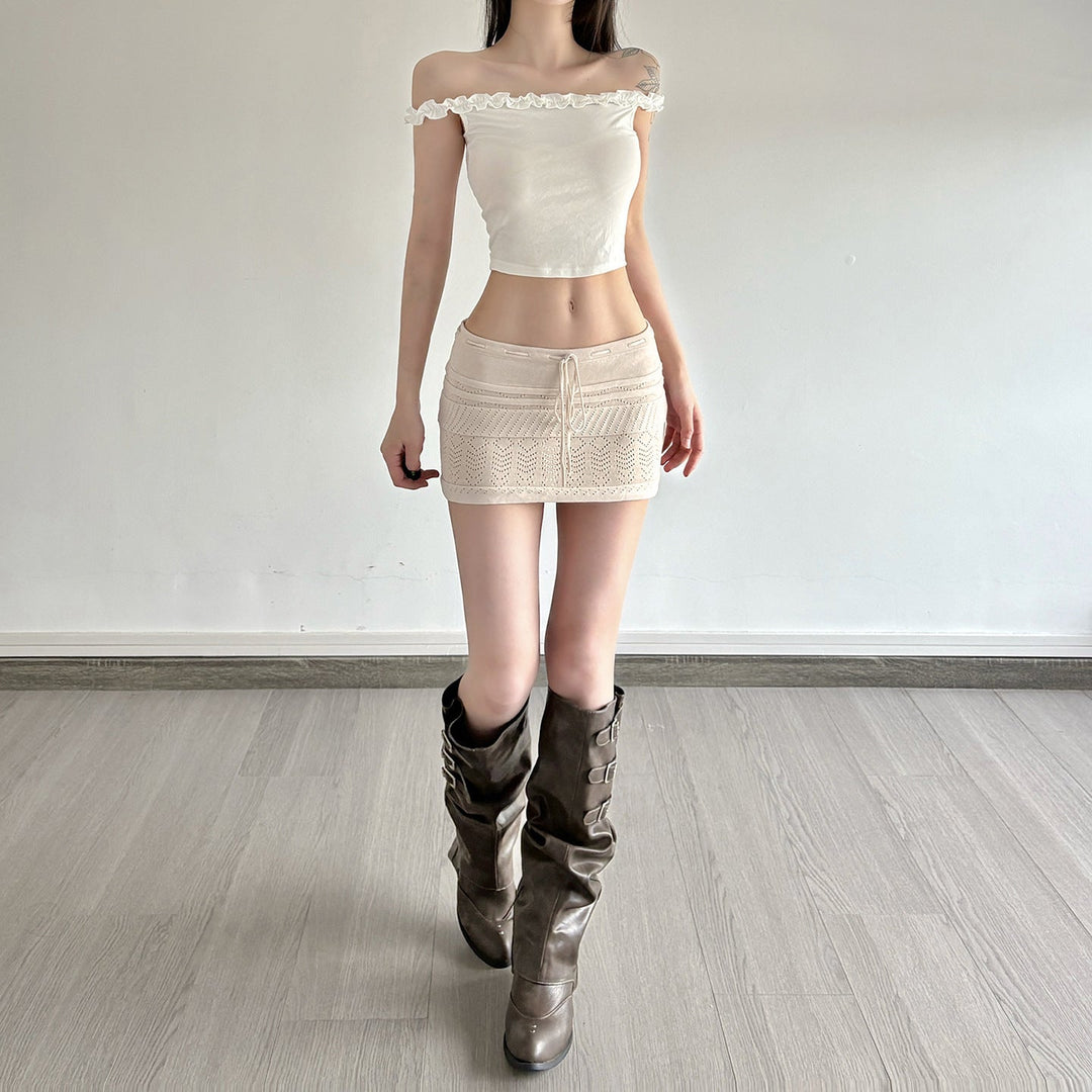 Elegant heklet mini-skjørt for dame, strikket khaki, med justerbar midje. Ideell for fest eller hverdag.