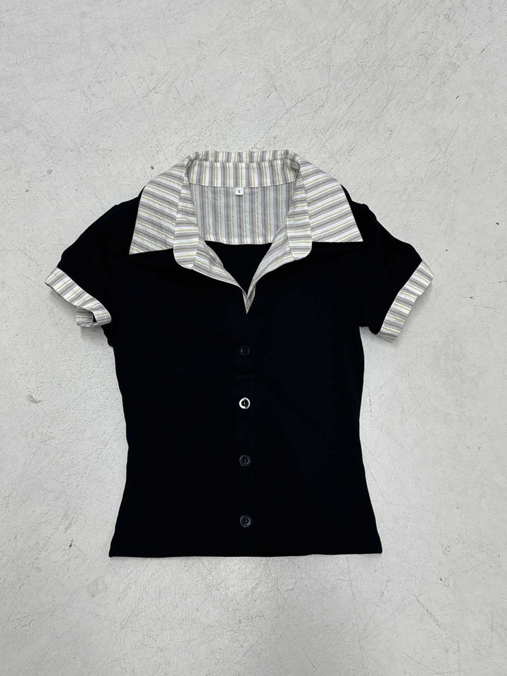 Klassisk dame kortermet skjorte med kontrastkrage, elegant og moderne stil for hverdag og kontor.