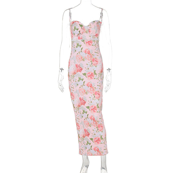Damer elegant blomstret figurnær maxikjole, perfekt for sommerfester og formelle anledninger.