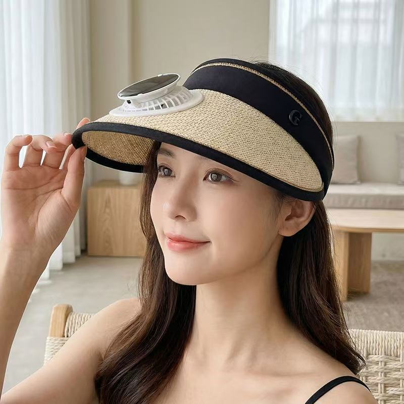 Sammenleggbart unisex solvisir med integrert solvifte og UV-beskyttelse, perfekt for sommer & utendørsaktivitet.