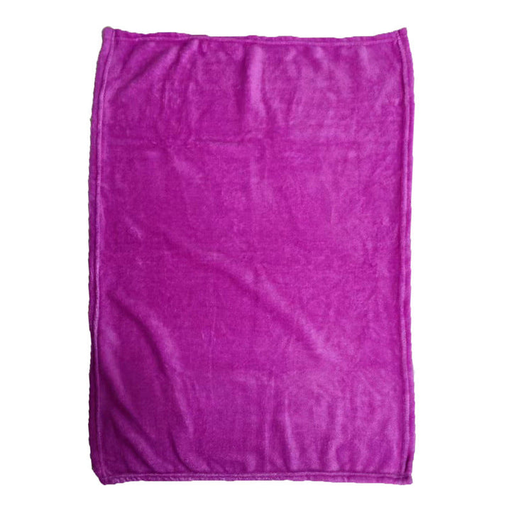 Mykt fleece-teppe i filt med festlig julestemning, ideelt for vinterkos og hygge.