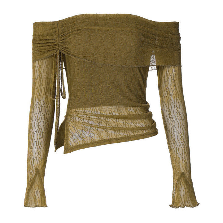 Trendy dame off-shoulder topp i olivengrønn, med elegante volangdetaljer som fremhever silhuetten.