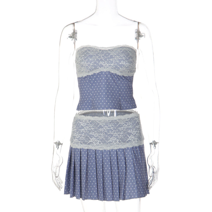 Stilig grå-blå plissert bandeau kjole for kvinner. En komfortabel og elegant motekjole til sommeren.