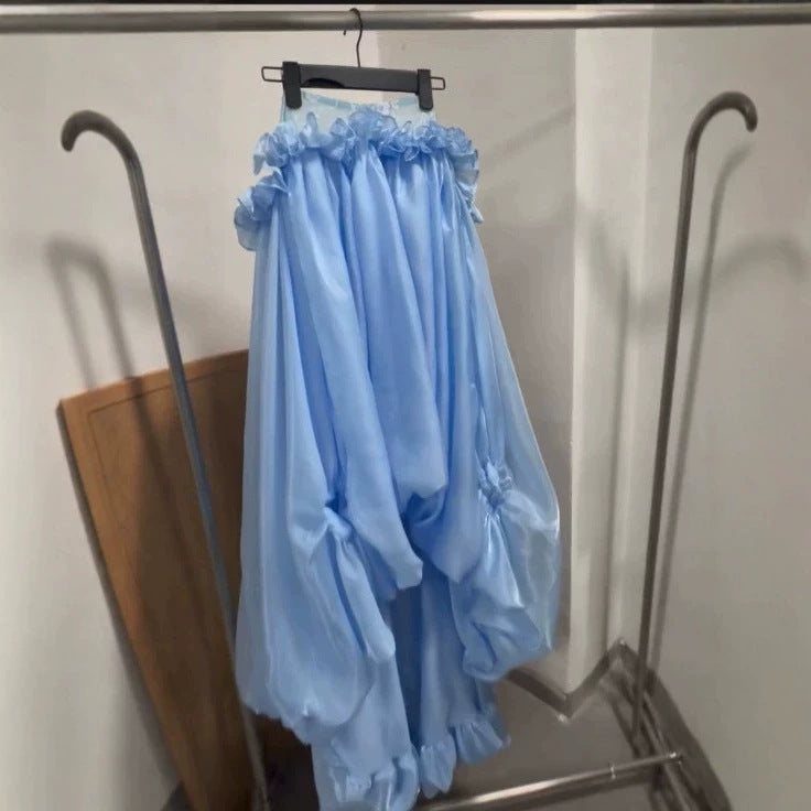 Klassisk svart off-shoulder maxikjole, en sofistikert elegant festkjole for kvinner.