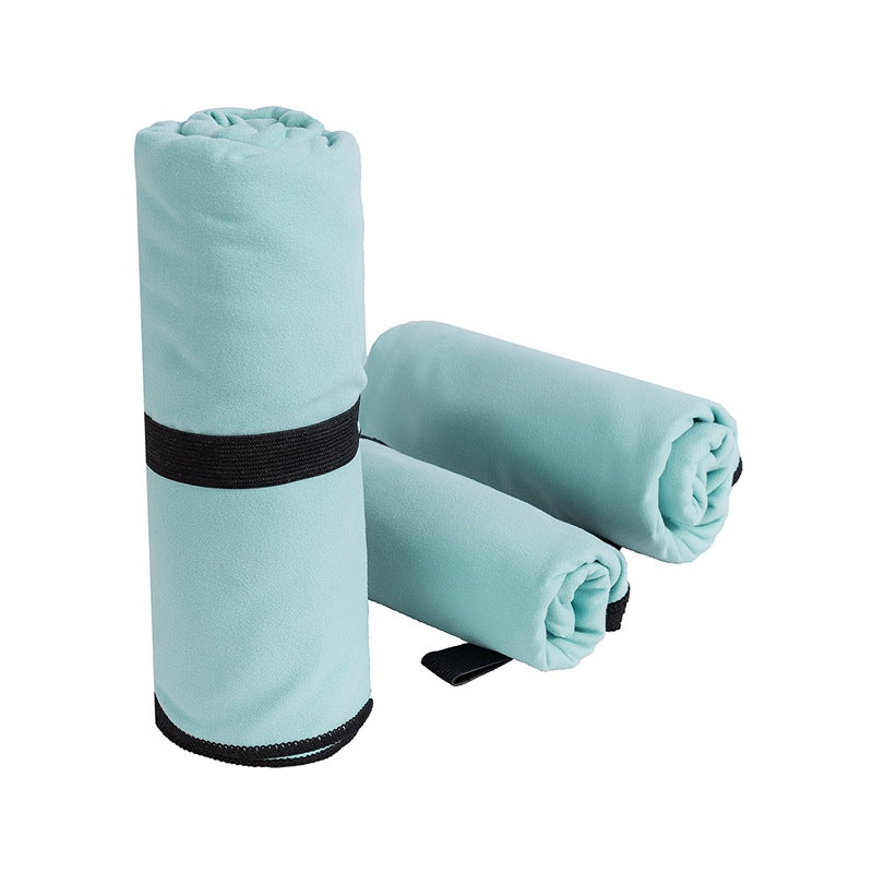 Kompakt dame teppe, ideelt for å holde varmen under kjølige kvelder på camping eller utendørs.