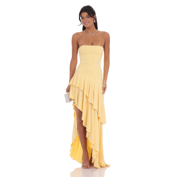 Elegant asymmetrisk aftenkjole med rysjer for dame, perfekt til spesielle anledninger og fest.