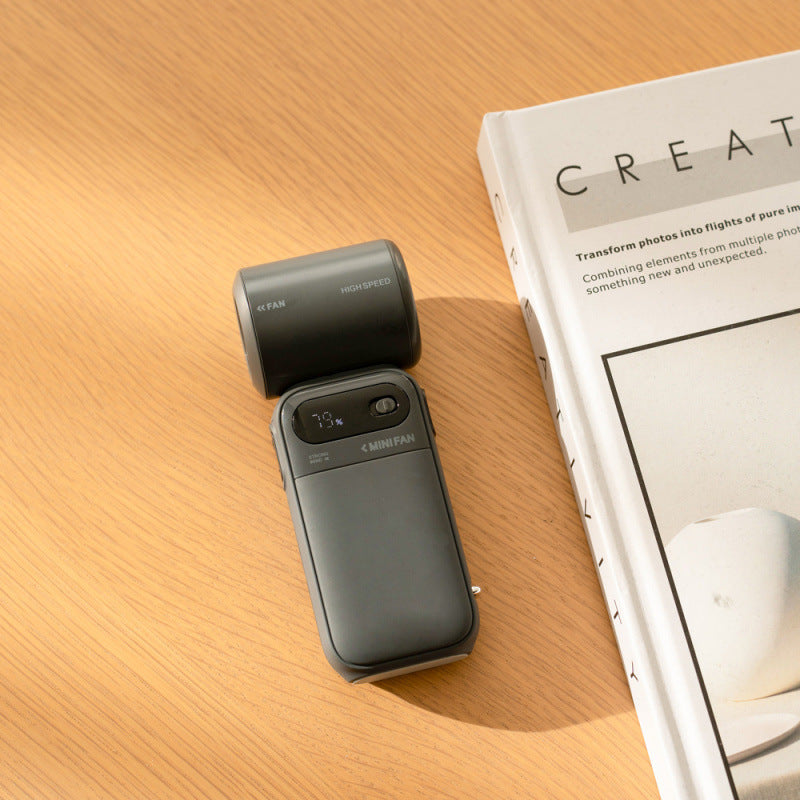Hvit, kompakt personlig USB-vifte for umiddelbar kjøling. Perfekt som reiseutstyr og sommerens must-have.