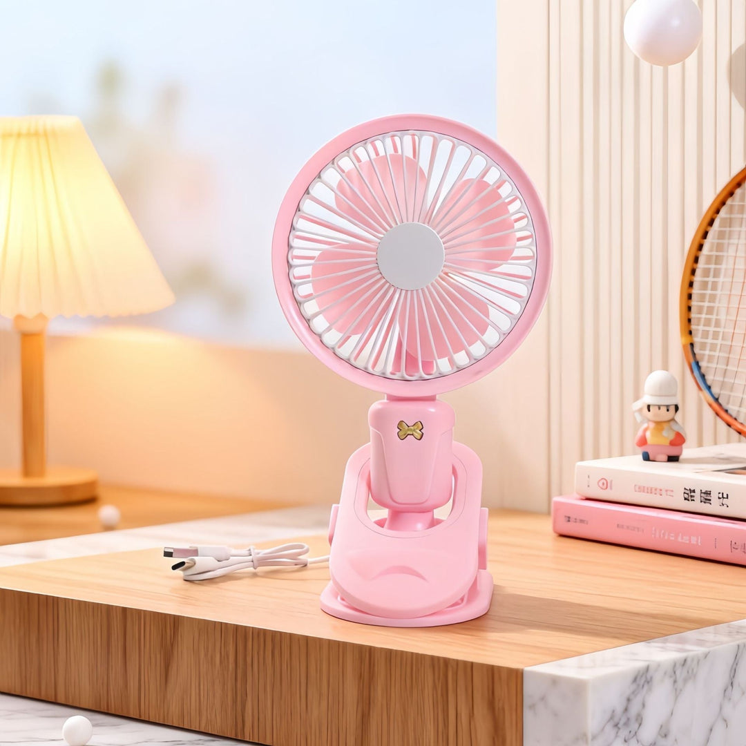 Hold deg kjølig med denne unisex bordviften. Bærbar klemmevifte med USB for effektiv sommer-kjøling. Liten og kraftig.