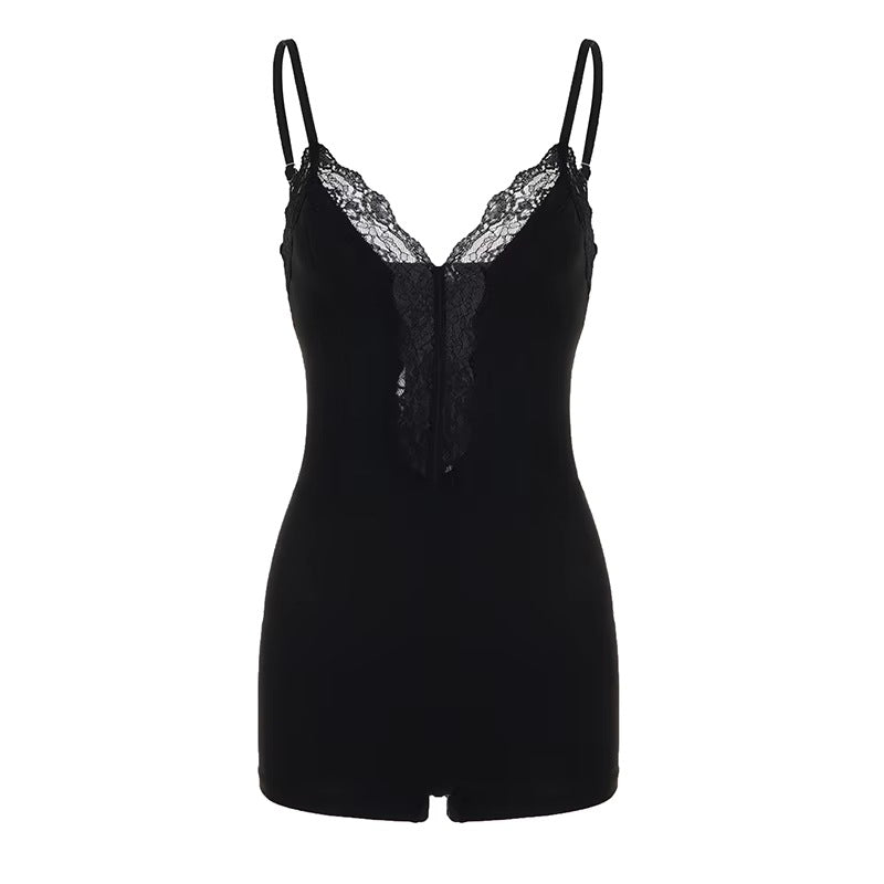 Stilig dame nattøy bodysuit i blonde med utsøkt mønster, justerbare stropper for optimal passform.