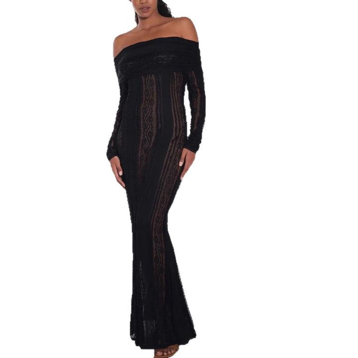 Kvinnenes elegante hvit off-shoulder spisskjole. Lang festkjole, perfekt som kveldsantrekk for selskap.
