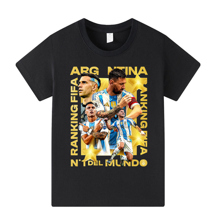 Pustende polyester Messi t-skjorte for barn, ideell for aktiv lek og hverdag.