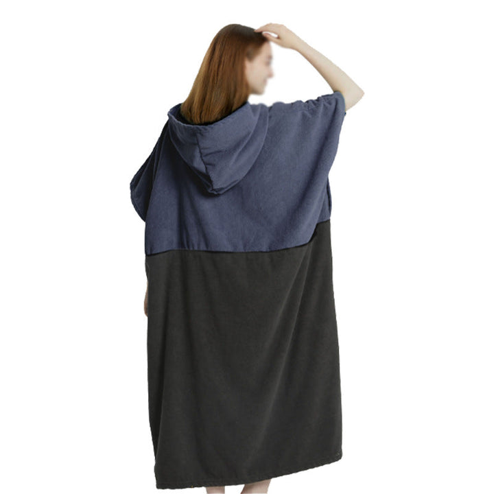 Elegant damebadekåpe i mykeste mikrofiber, med hette for spa- og hverdagsbruk.