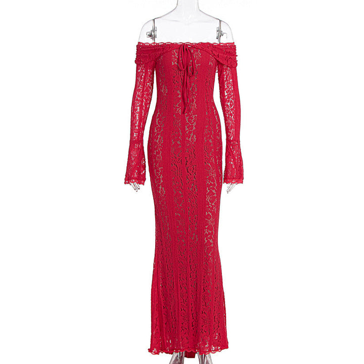 Figurnær off-shoulder damekjole i elegant design. Perfekt som festkjole eller sommerkjole.