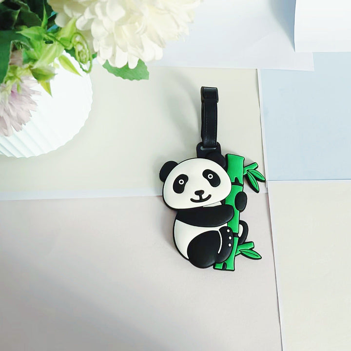 Praktisk og søt panda bagasjelapp i silikon, et funksjonelt unisex tilbehør for reisende. Flott for identifikasjon.