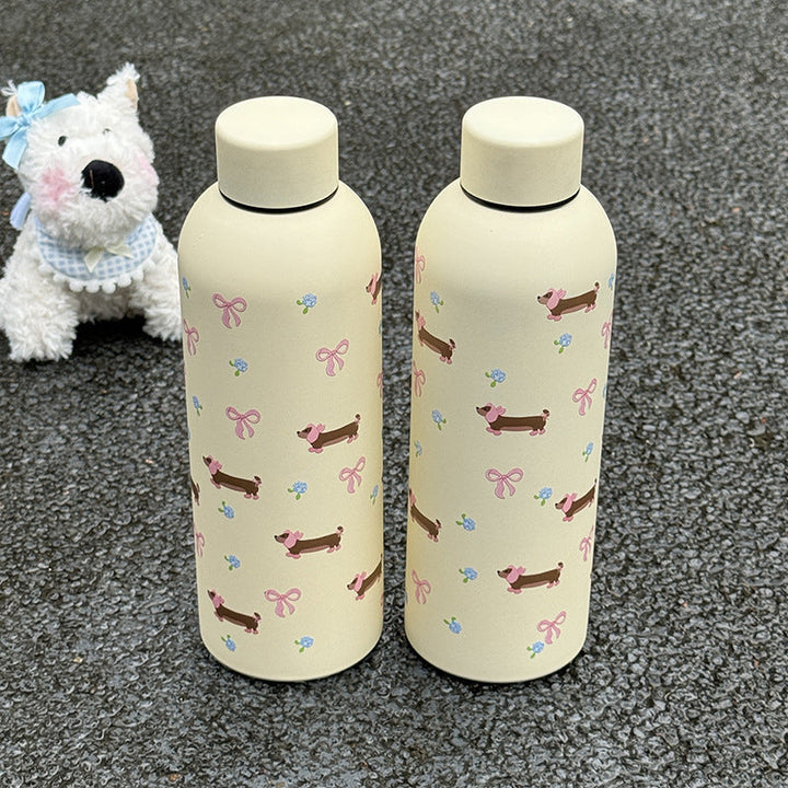 Stilfull 500 ml isolert vannflaske for kvinner. Premium termoflaske som kombinerer eleganse og funksjon.