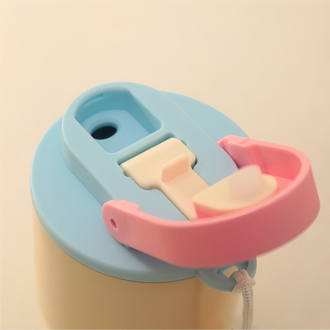 Isolert termoskopp med søtt dyremotiv. Holder drikken varm/kald. Perfekt unisex drikkeflaske til fritid.