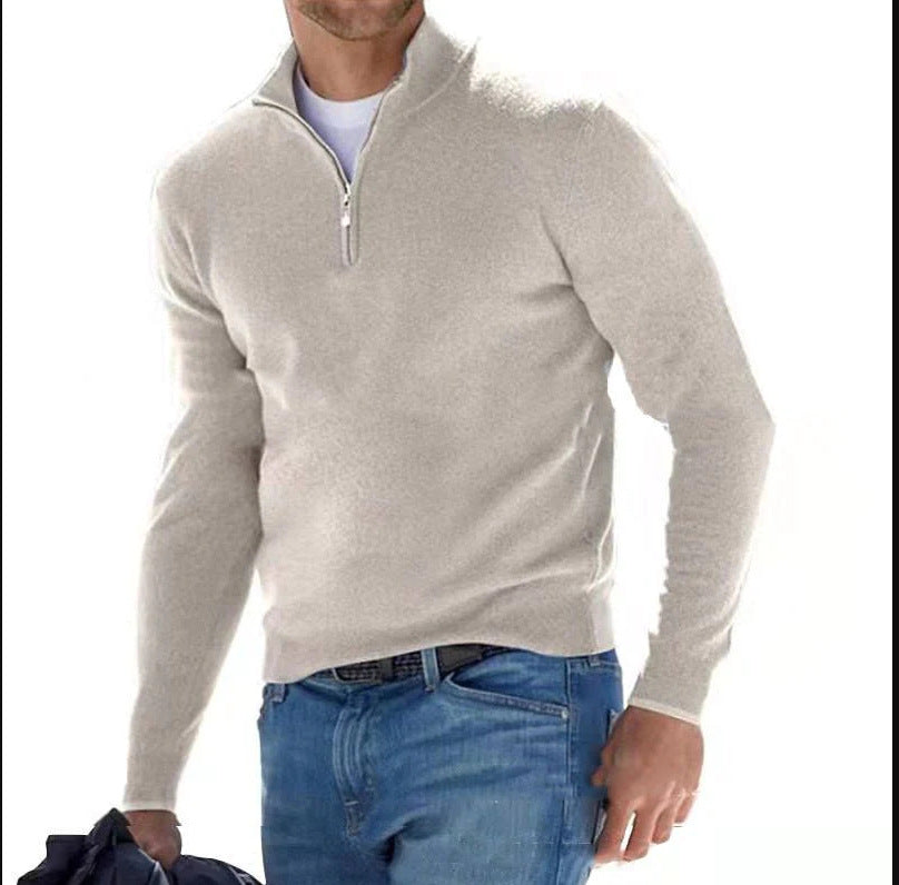 Nærbilde av den funksjonelle half zip-lukkingen på den komfortable herregenseren.