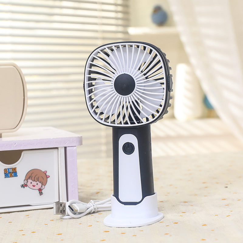 Effektiv mini luftsirkulator med USB, perfekt for å forbedre luftkvaliteten og kjølingen i ethvert rom.