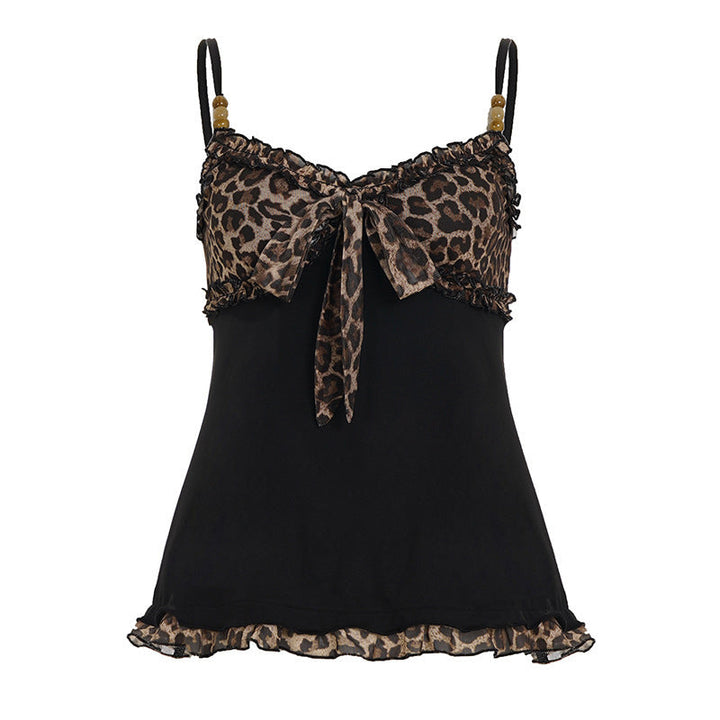 Lekker leopardtopp med volanger, en allsidig dametopp perfekt som festtopp eller elegant sommerklær for kvinner.