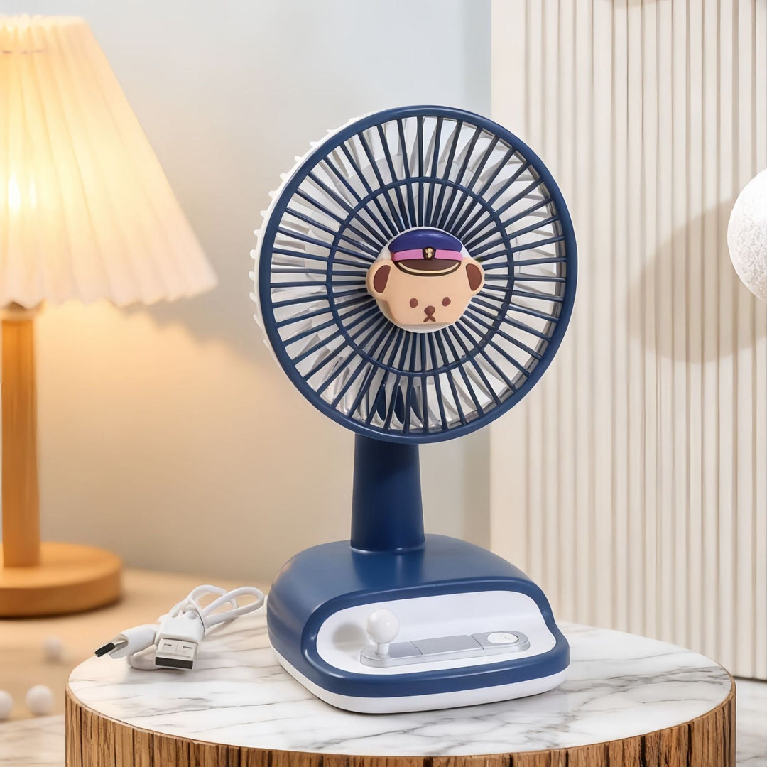 Svalende USB-vifte for sommerdager. Bærbar bordvifte med moderne design, ideell for personlig kjøling.