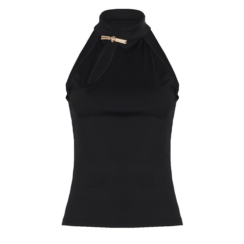 Dame sportstopp med høy hals, elegant spenne og trendy spalte. Perfekt for yoga og stilfull trening.