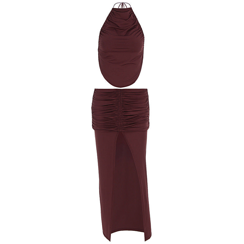 Flott bordeaux maxikjole for kvinner. Asymmetrisk halterhals, sexy splitt. Elegant, trendy fest- og selskapskjole.
