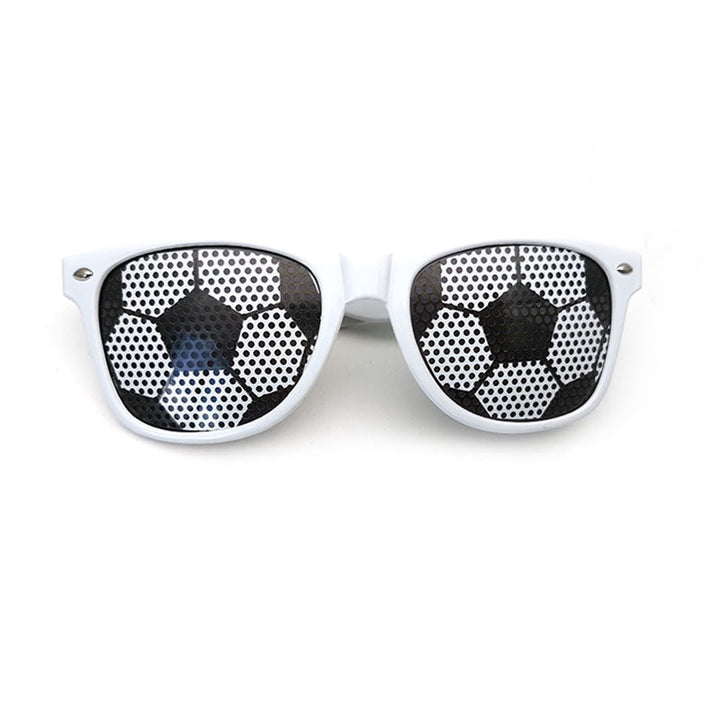 Klistremerkesett med ulike fotballmotiver. Flott for å dekorere og samle.