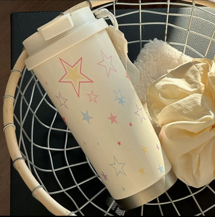 Dame Hello Kitty reisekopp, isolert drikkekopp med søtt design. Praktisk 500 ml plastkopp.