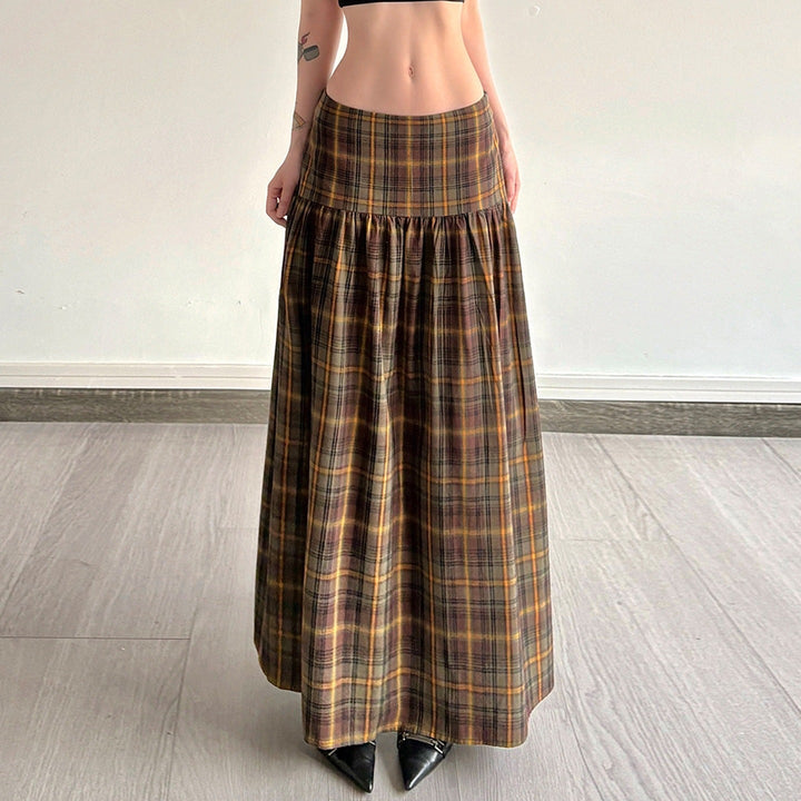 Elegant rutete dameskjørt med høy midje og voluminøst A-linjesnitt, ideelt for vår og sommer.