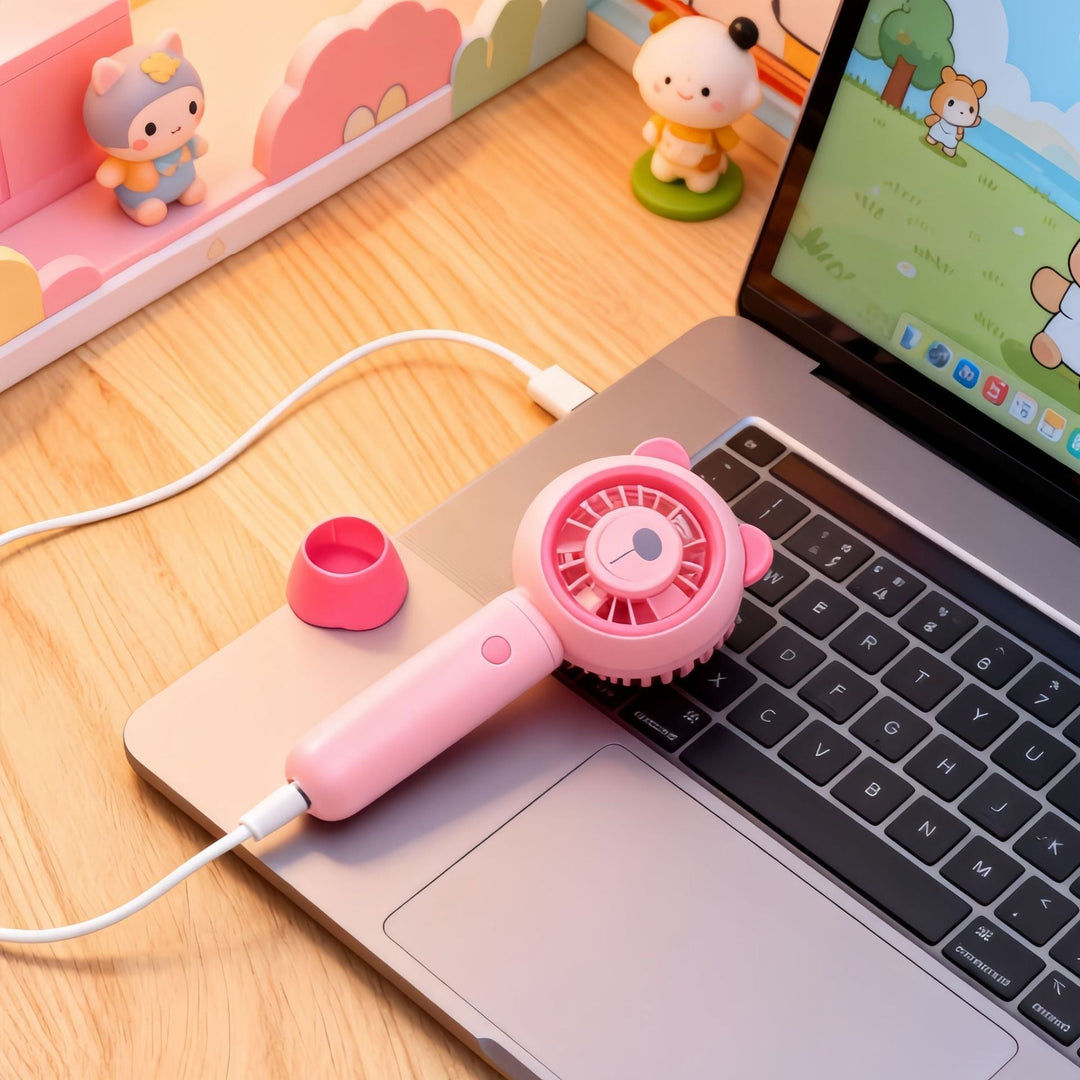 Stilfull dame håndvifte med unikt dyremønster. USB-drevet personligvifte for avkjøling hjemme, jobb eller reise.