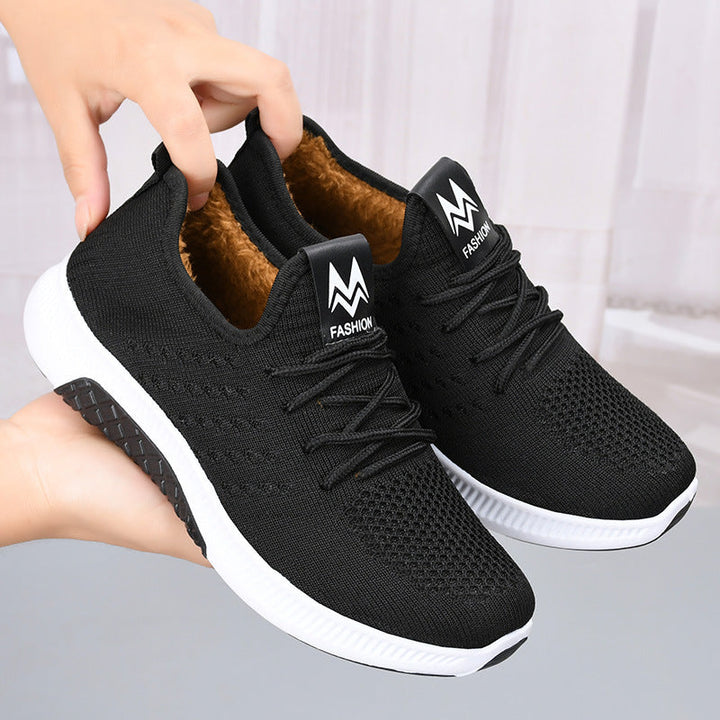 Stilige menns casual joggesko i slip-on modell. Perfekt som fritidssko eller lettvekt løpesko for vår/sommer.