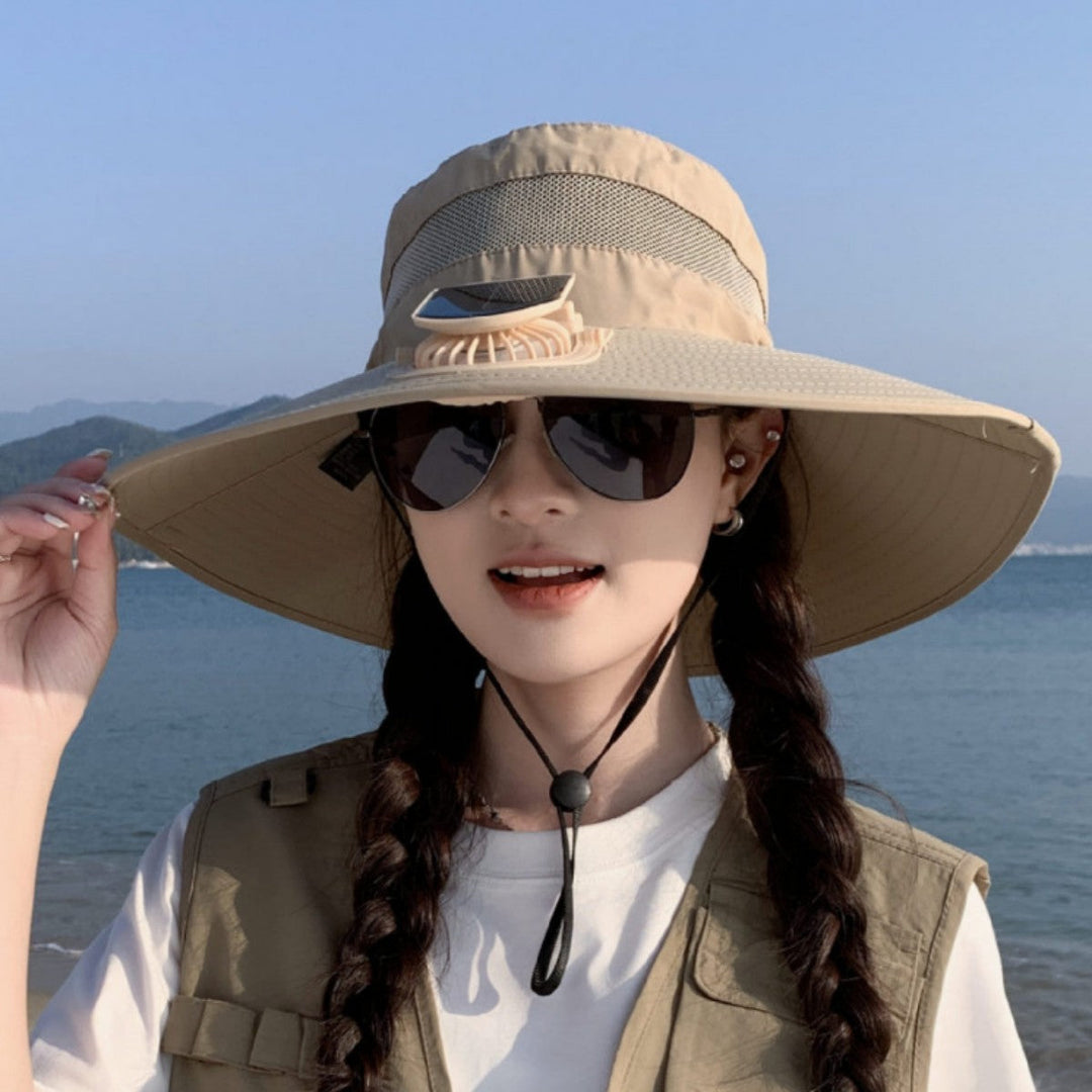 Unisex fiskehatt med bred skygge og ventilerte paneler, optimal for solrike dager ved vannet.