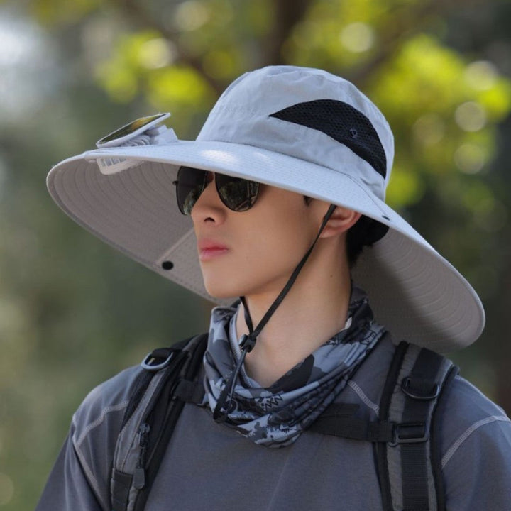 Sommerhatt med UV-filter og ventilasjon, perfekt for reiser, strand og aktivitet.